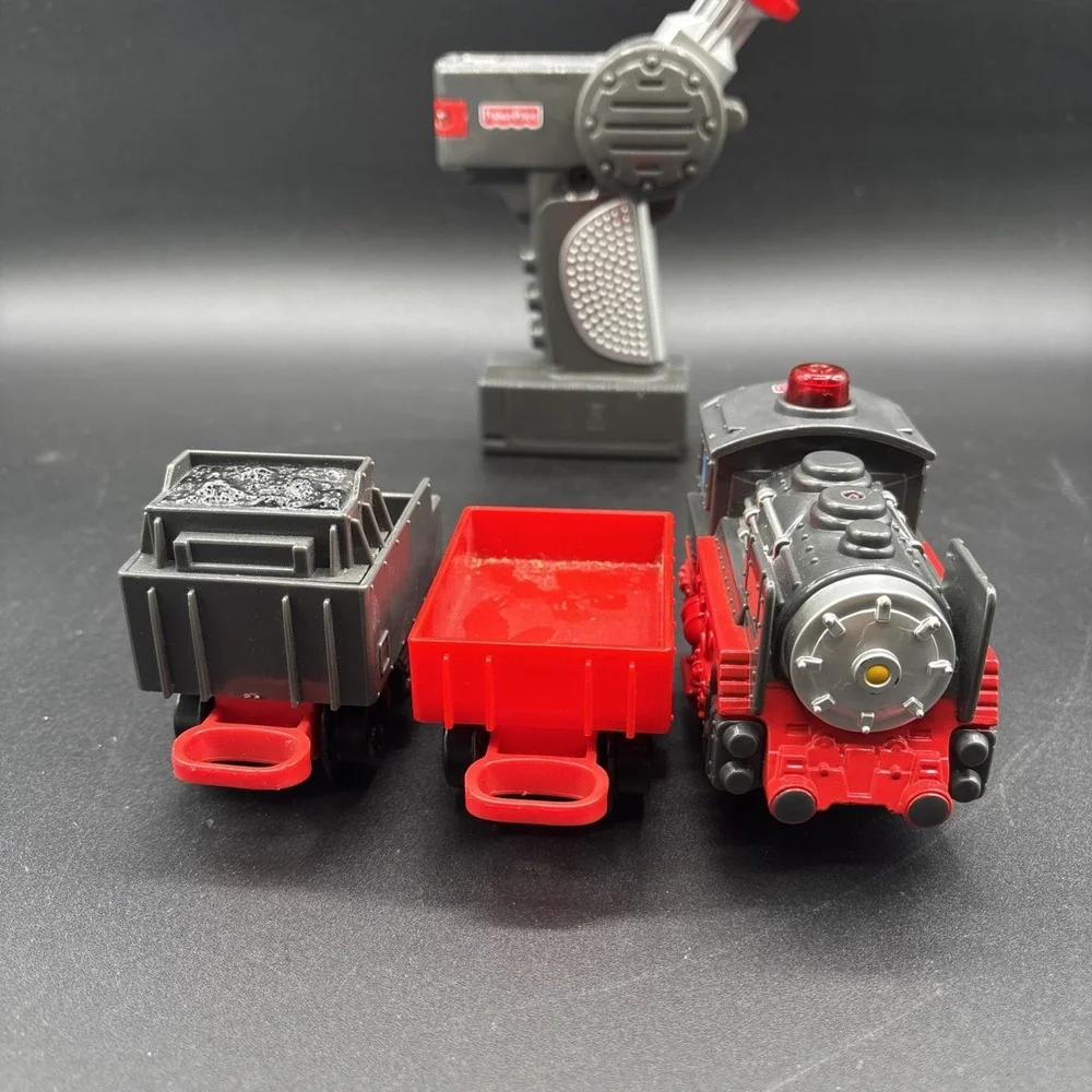 Geotrax Workin' Town Railway Train Engine & Remote Controller READ